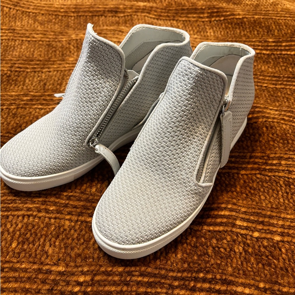 White High-Top Sneakers with Side Zippers